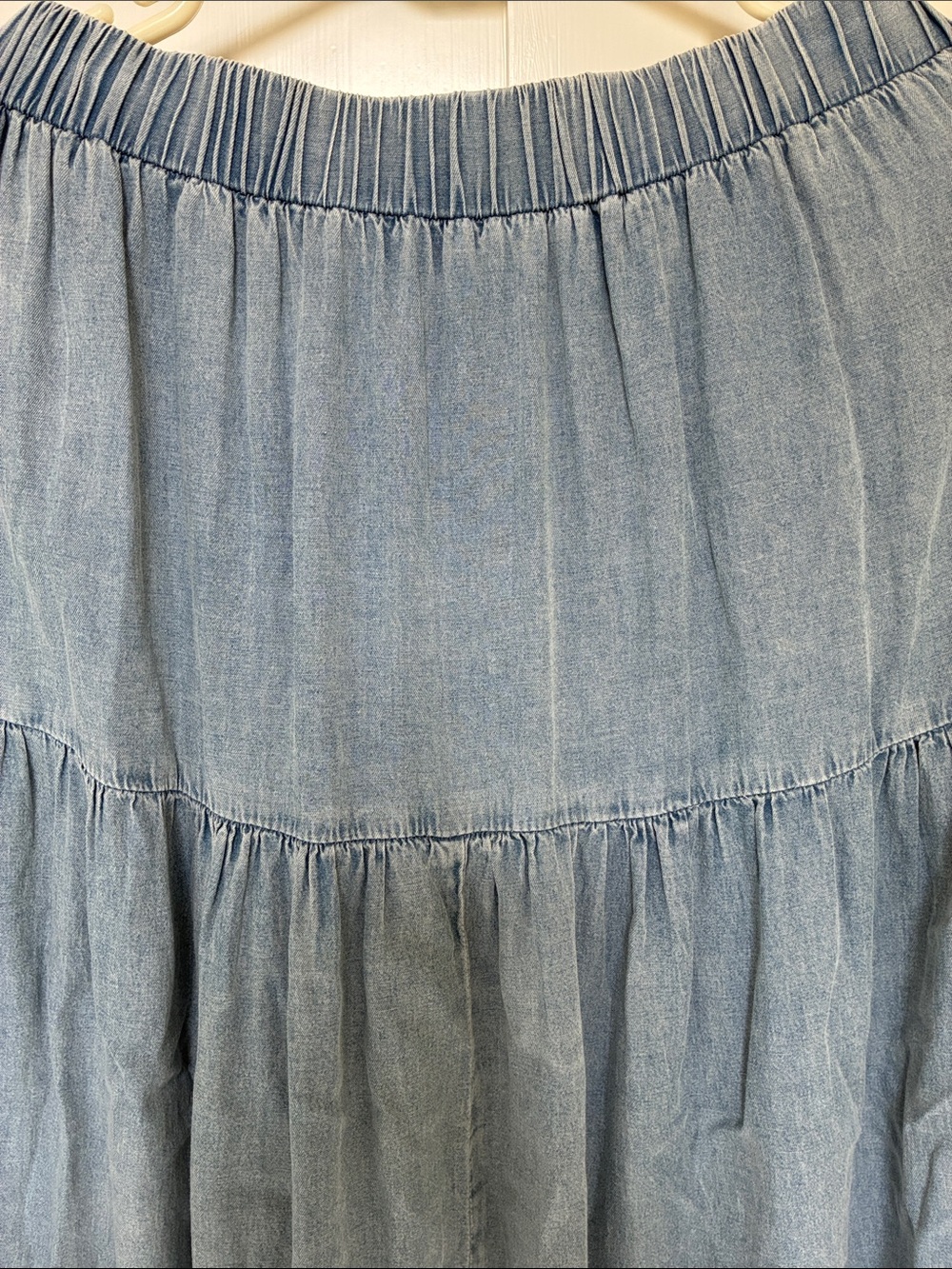 eesome Light Blue Tiered Chambray Maxi Skirt, NWT, Size Large - Picture 2 of 5